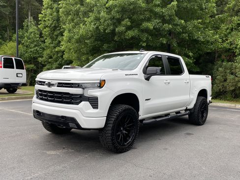 Used 2025 Chevrolet Silverado 1500 RST w/ Dark Appearance Package AWD/4WD image 5