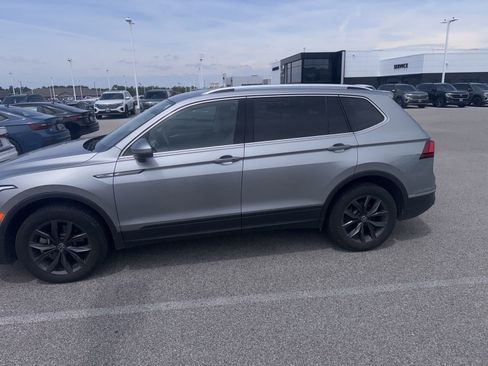 Used 2022 Volkswagen Tiguan SE AWD/4WD image 4