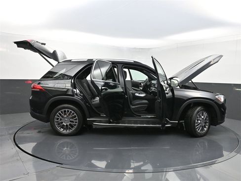 Used 2022 Mercedes-Benz GLE 350 4MATIC w/ Premium Package image 39