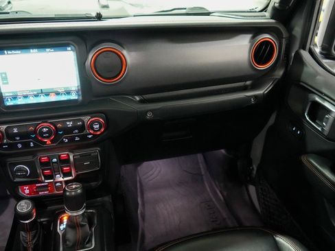 Used 2021 Jeep Gladiator Mojave image 12