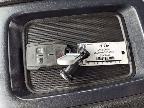 Used 2016 Chevrolet Silverado 1500 LT image 44