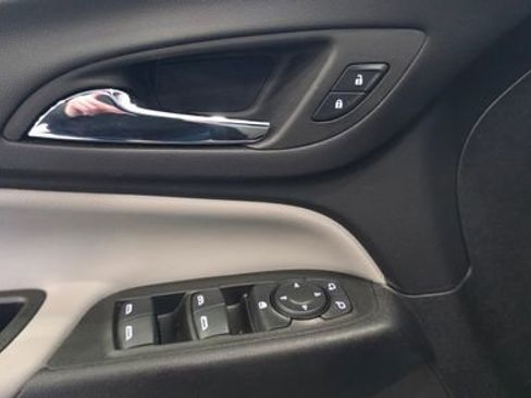 Used 2023 Chevrolet Equinox LS w/ LS Convenience Package image 12