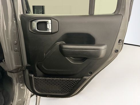 Used 2021 Jeep Gladiator Mojave w/ Cold Weather Group image 30