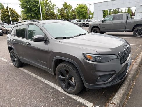 Used 2019 Jeep Cherokee Latitude Plus AWD/4WD image 1