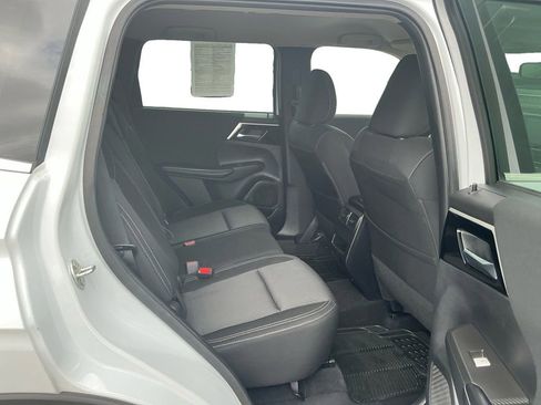 Used 2022 Mitsubishi Outlander ES image 23