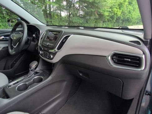 Used 2024 Chevrolet Equinox LT FWD image 25