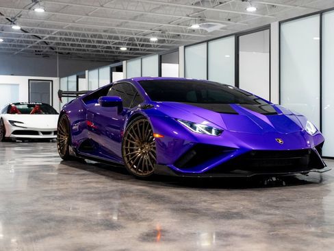 Used 2021 Lamborghini Huracan EVO RWD image 4