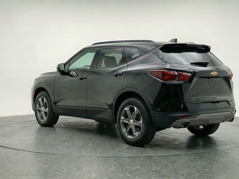 Used 2025 Chevrolet Blazer LT FWD image 6
