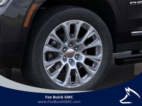 Used 2026 GMC Yukon XL Denali w/ Sun & Power Step Package image 9