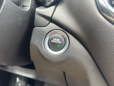 Used 2023 Chevrolet Equinox LT FWD image 34