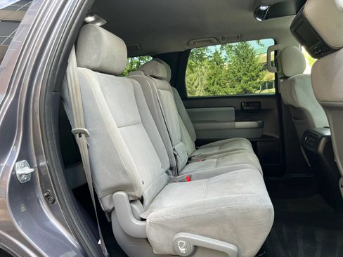 Used 2014 Toyota Sequoia SR5 RWD image 15
