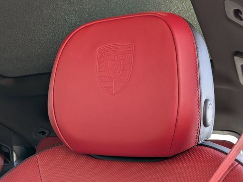 Certified 2025 Porsche Cayenne S AWD/4WD image 16