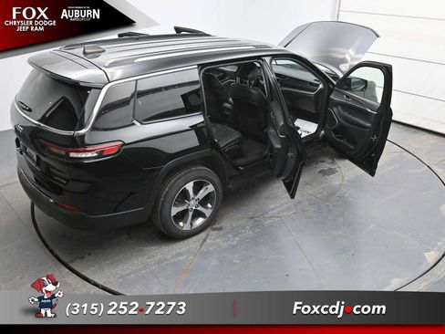 Used 2023 Jeep Grand Cherokee L Limited image 38