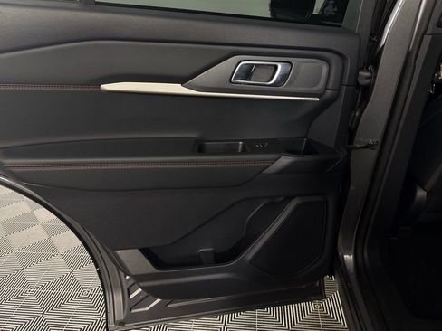Used 2025 Ford Explorer ST-Line image 29