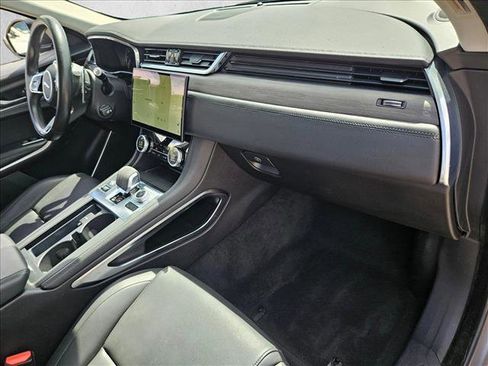 Used 2021 Jaguar F-PACE image 20