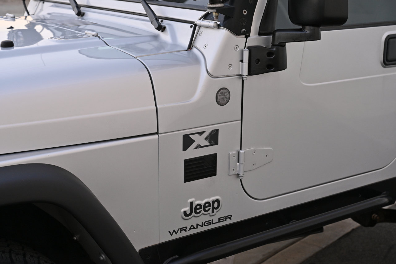 Used 2004 Jeep Wrangler X w/ Full Face Tire & Wheel Group AWD/4WD image 11