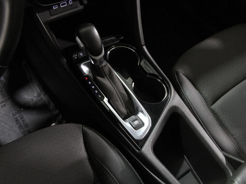 Certified 2022 Buick Encore GX Preferred w/ Cold Weather Comfort Package image 15