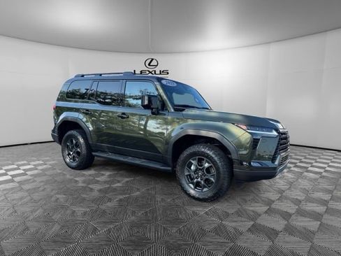 Used 2025 Lexus GX 550 w/ Accessory Package (CT) AWD/4WD image 2