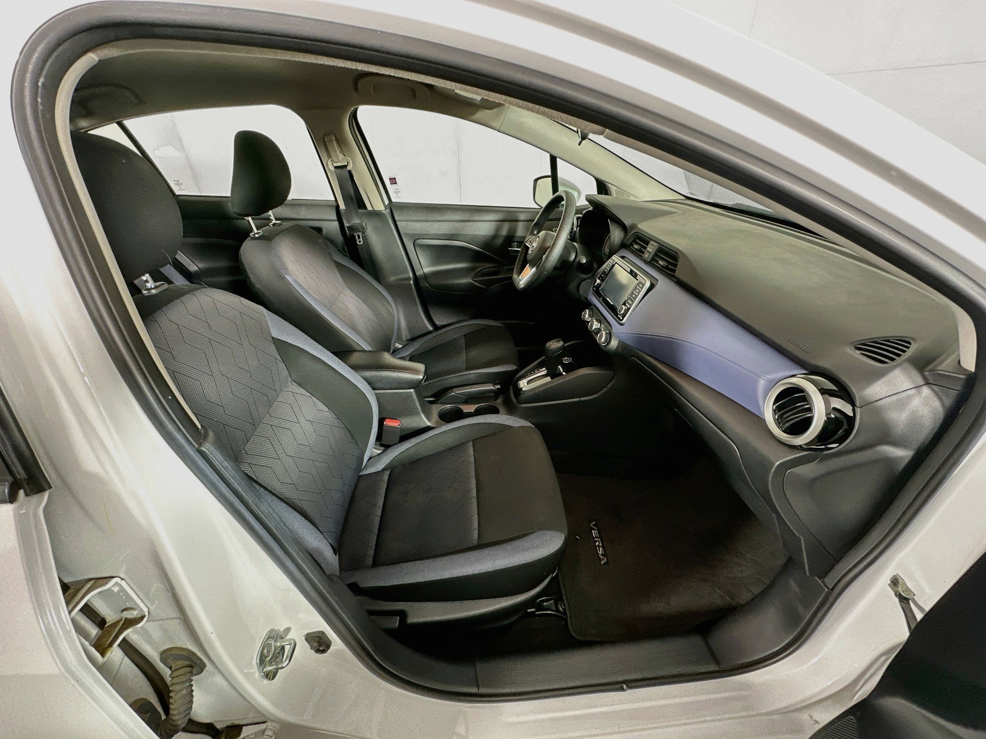 Used 2024 Nissan Versa SV FWD image 28