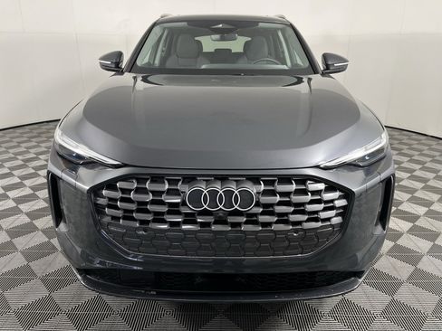 Used 2025 Audi Q5 Premium Plus w/ Premium Plus image 2