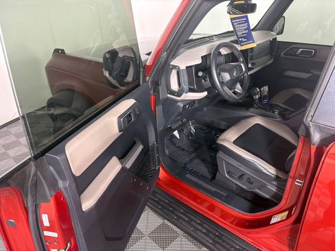 Certified 2022 Ford Bronco Wildtrak AWD/4WD image 11