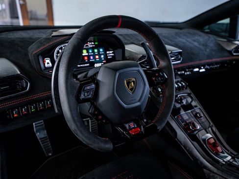 Used 2018 Lamborghini Huracan Performante image 45
