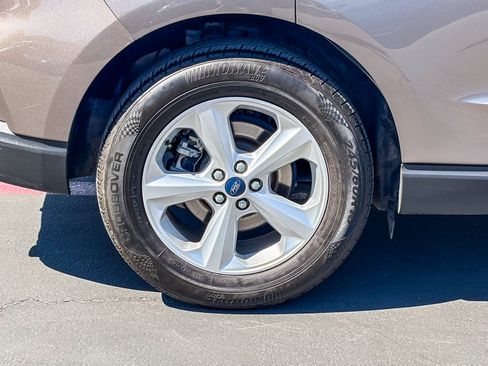 Used 2019 Ford Edge SE FWD image 10