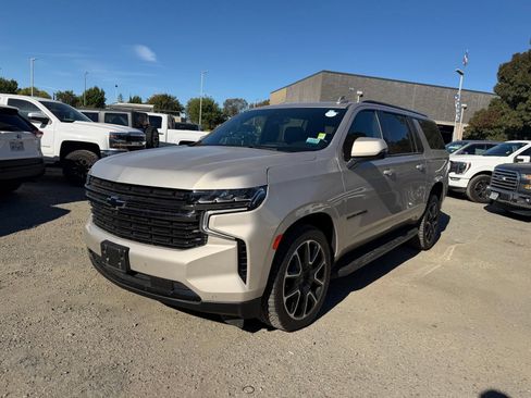 Used 2022 Chevrolet Suburban RST w/ Luxury Package AWD/4WD image 1