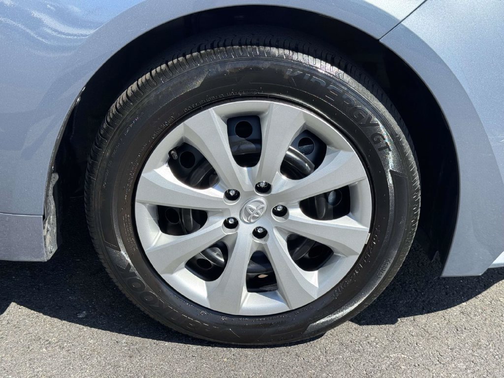 Used 2025 Toyota Corolla LE FWD image 26
