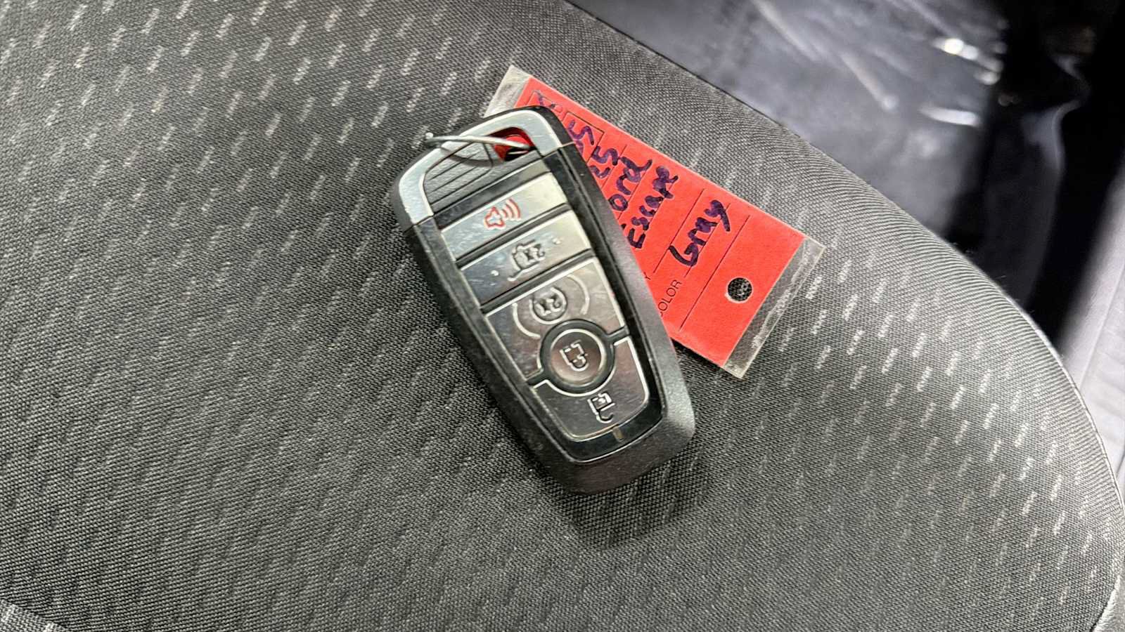 Used 2025 Ford Escape ST-Line Select AWD/4WD image 30