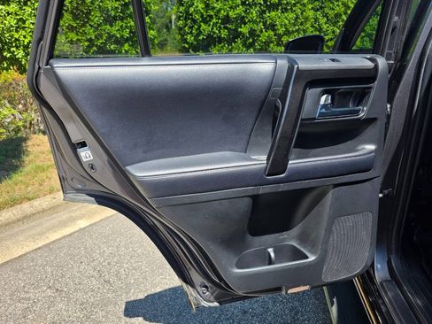 Used 2019 Toyota 4Runner Limited AWD/4WD image 29