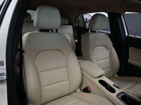 Used 2018 Mercedes-Benz GLA 250 image 43