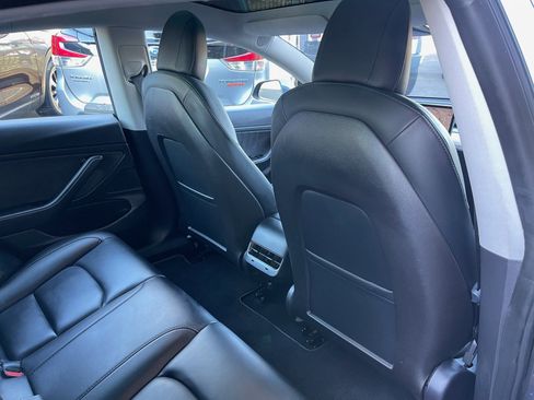 Used 2020 Tesla Model 3 Standard Range Plus image 18