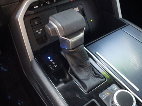 Used 2024 Toyota Sequoia Platinum image 12