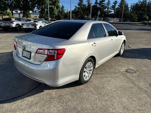 Used 2013 Toyota Camry LE FWD image 8