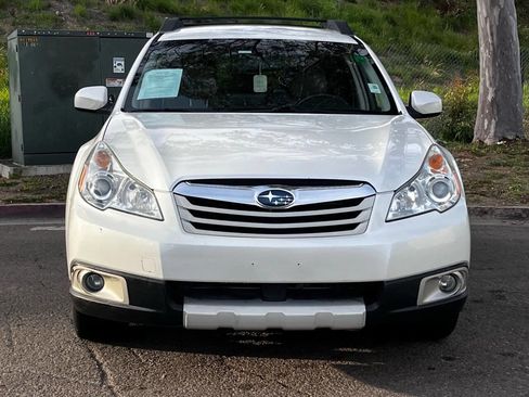 Used 2012 Subaru Outback 2.5i Premium w/ All-Weather Pkg image 4
