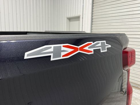 Used 2023 Chevrolet Silverado 1500 Custom image 31