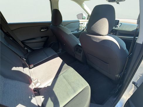 Used 2023 Nissan Rogue SV AWD/4WD image 15