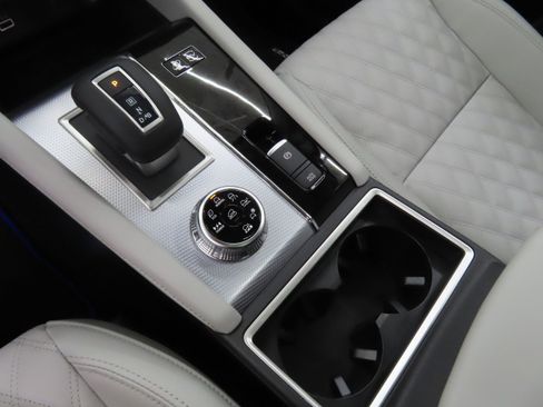 New 2025 Mitsubishi Outlander SEL image 15