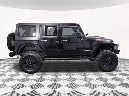 Used 2017 Jeep Wrangler Unlimited Rubicon w/ Connectivity Group AWD/4WD image 32