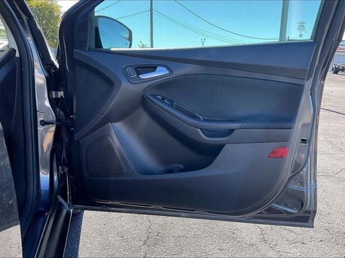 Used 2018 Ford Focus SE image 26