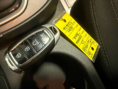 Used 2023 Hyundai Kona SEL AWD/4WD image 37