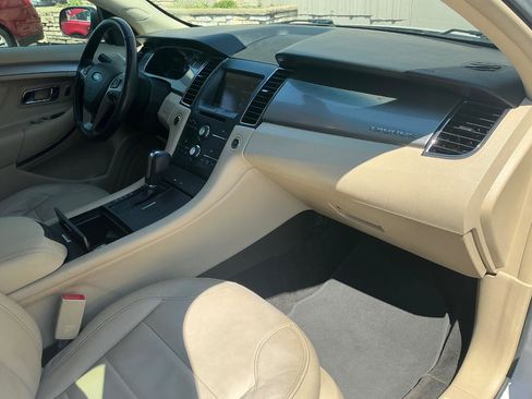 Used 2015 Ford Taurus SEL w/ Equipment Group 201A image 9