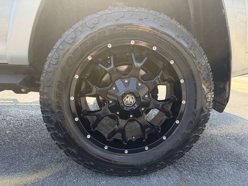 Used 2018 Toyota 4Runner SR5 RWD image 10