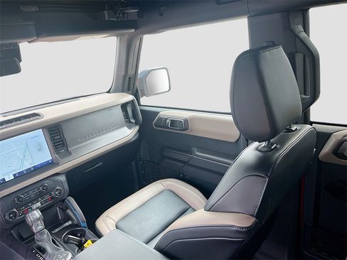 Used 2024 Ford Bronco Wildtrak image 23