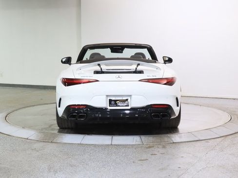 Used 2022 Mercedes-Benz SL 55 AMG 4MATIC w/ Driver Assistance Package image 12