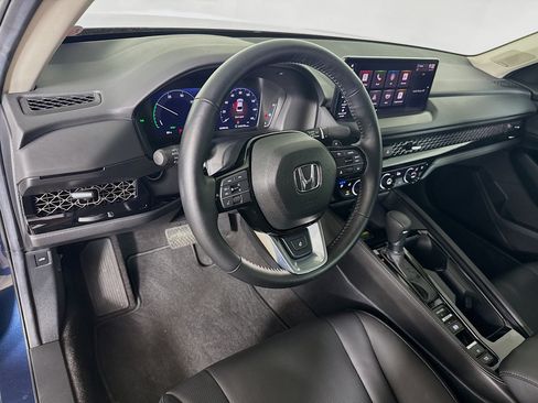 Used 2025 Honda Accord Touring image 8