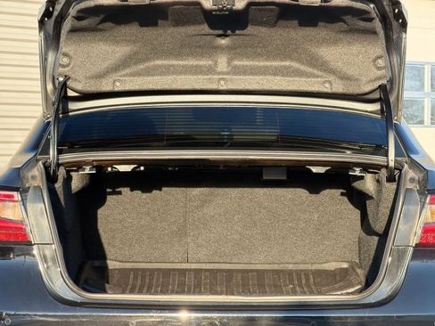 Used 2022 Subaru Legacy Limited image 36