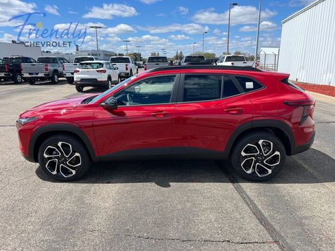 New 2026 Chevrolet Trax RS FWD image 2