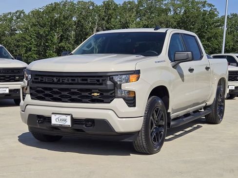 New 2026 Chevrolet Silverado 1500 Custom RWD image 3